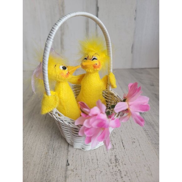 Annalee spring chick wicker basket Easter flower home decor - Picture 2 of 8